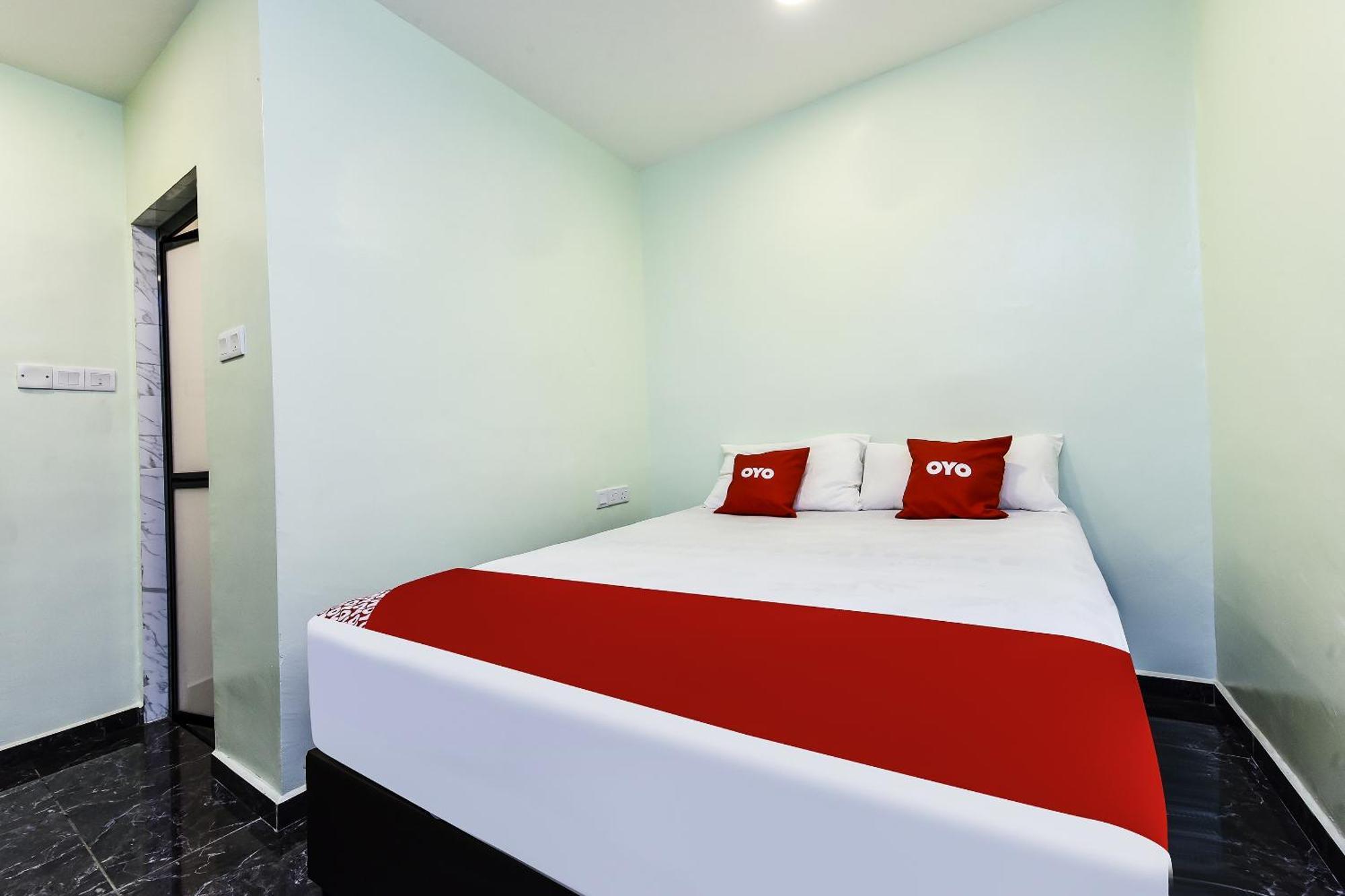 Oyo 90445 Th Hotel Bahau ภายนอก รูปภาพ