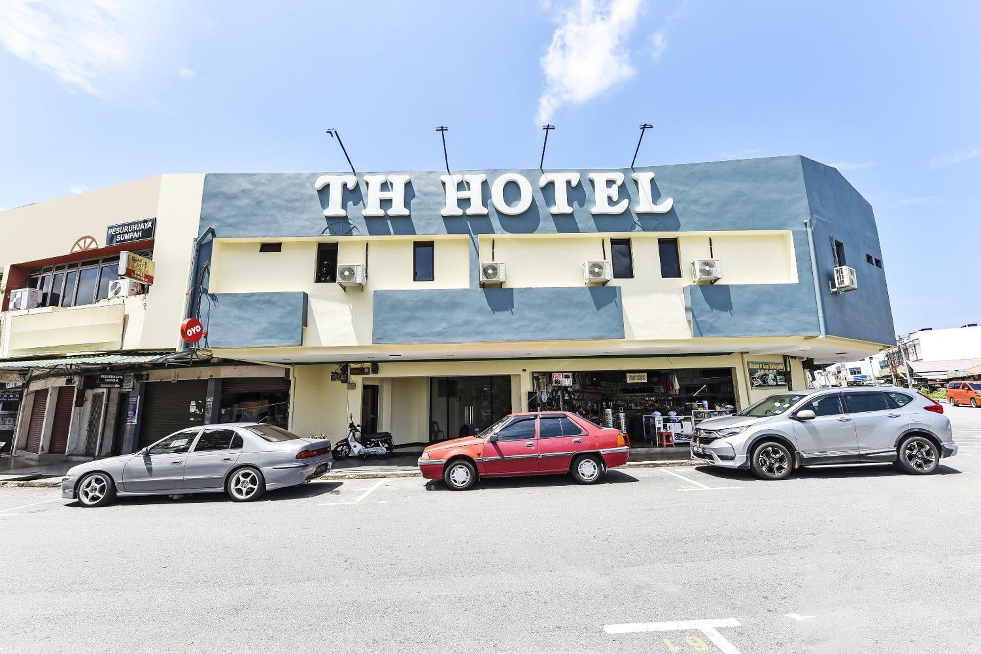 Oyo 90445 Th Hotel Bahau ภายนอก รูปภาพ
