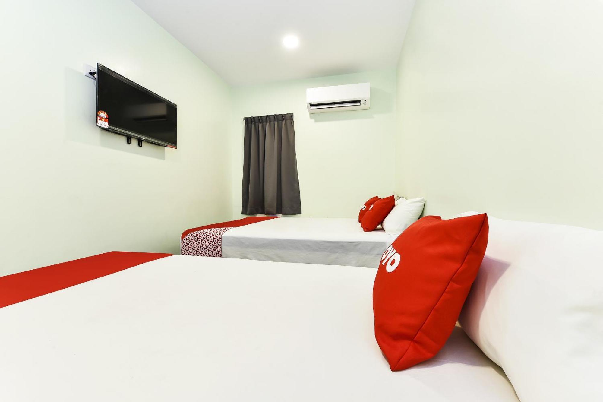 Oyo 90445 Th Hotel Bahau ภายนอก รูปภาพ