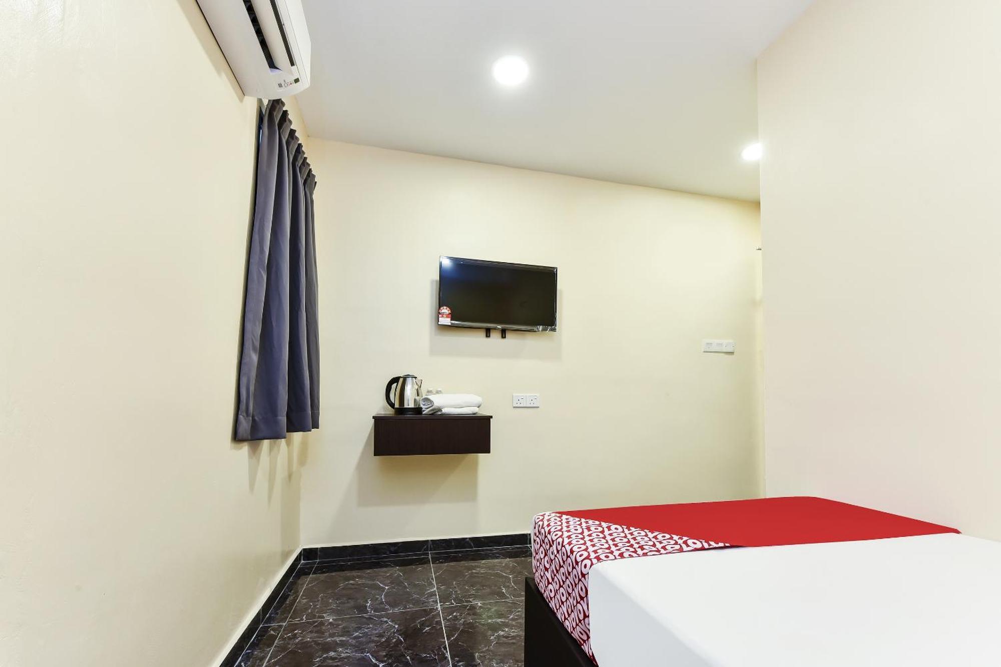 Oyo 90445 Th Hotel Bahau ภายนอก รูปภาพ