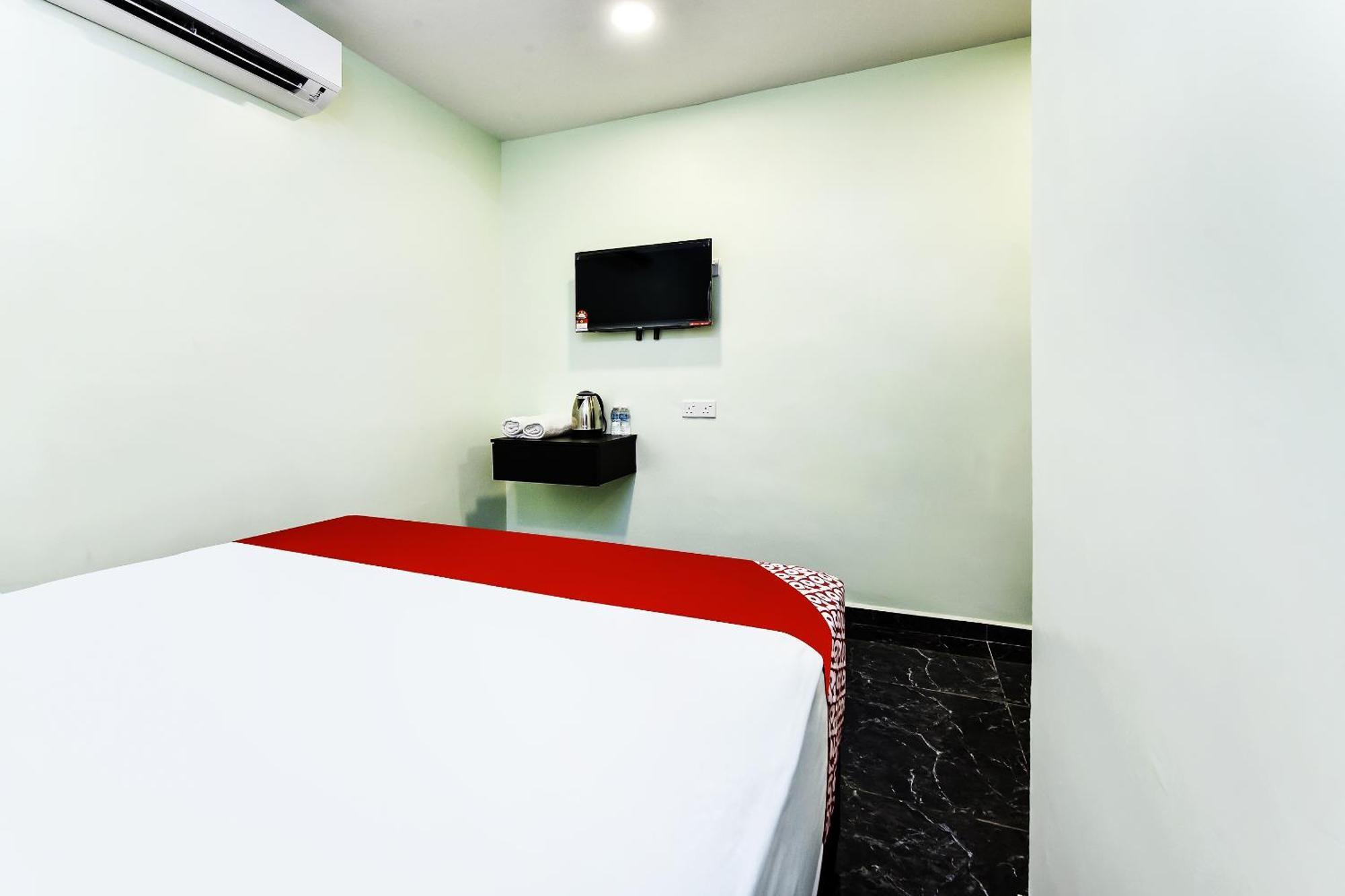 Oyo 90445 Th Hotel Bahau ภายนอก รูปภาพ